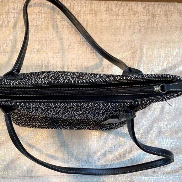 SAK Original Crochet Shoulder Purse/Bag in Black & White. Good Condition - Picture 5 of 14